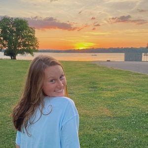 Meet your Posher, Brooke